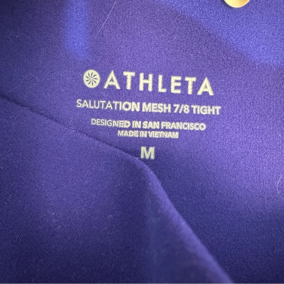 Athleta- Conscious Crop Sports Bra and Salutation Mesh 7/8 Leggings bundle M/L - Picture 11 of 14